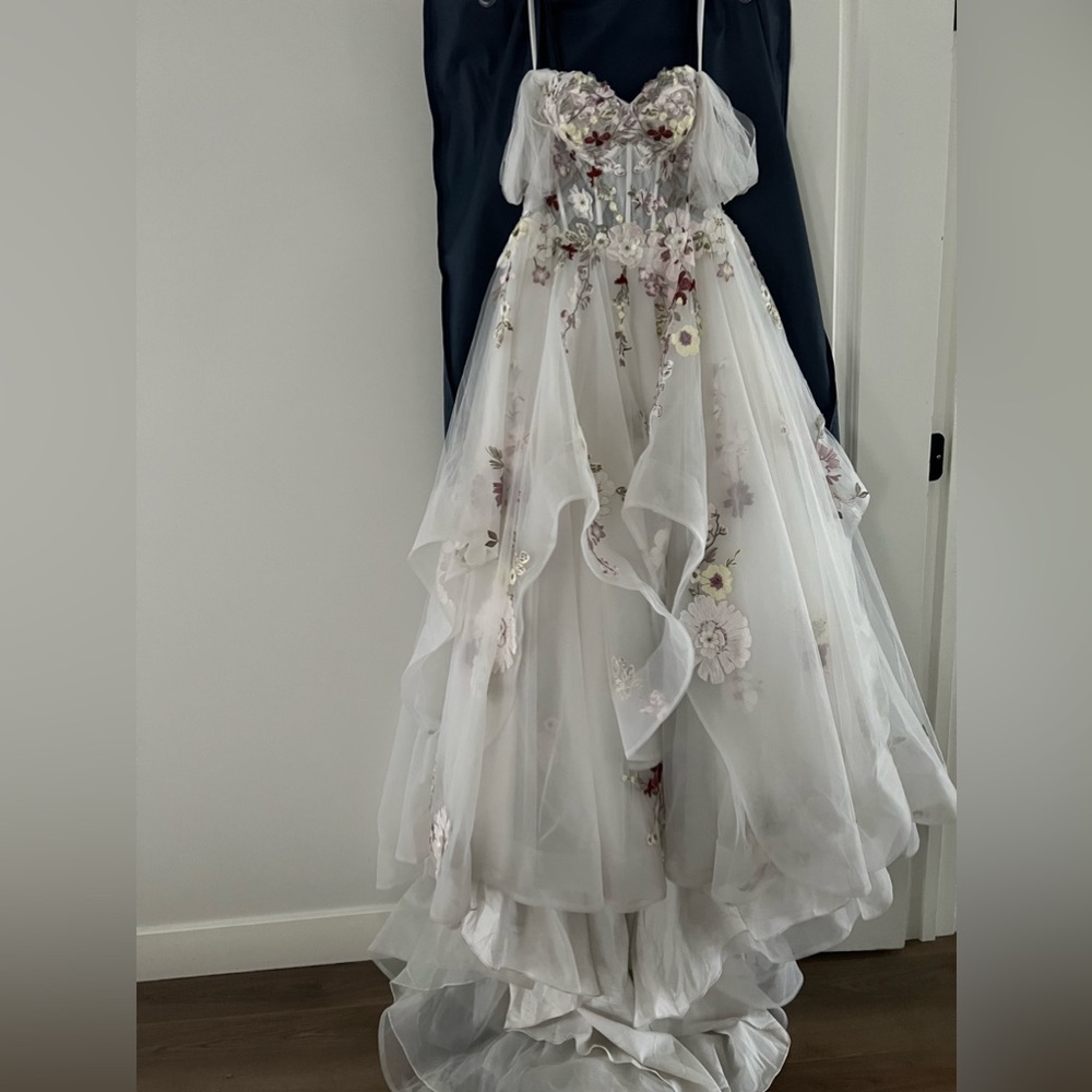 PRIVATE LABEL WEDDING DRESS - Picture 9 of 9